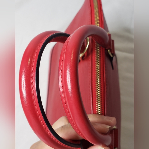 Louis Vuitton  Alma PM epi red - Picture 3 of 9